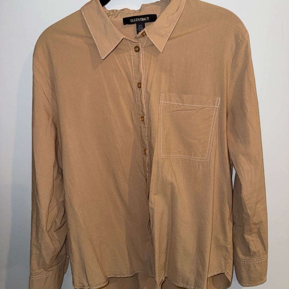 ellen tracy button Top Size Medium Pocket‎ Brown Tan Office